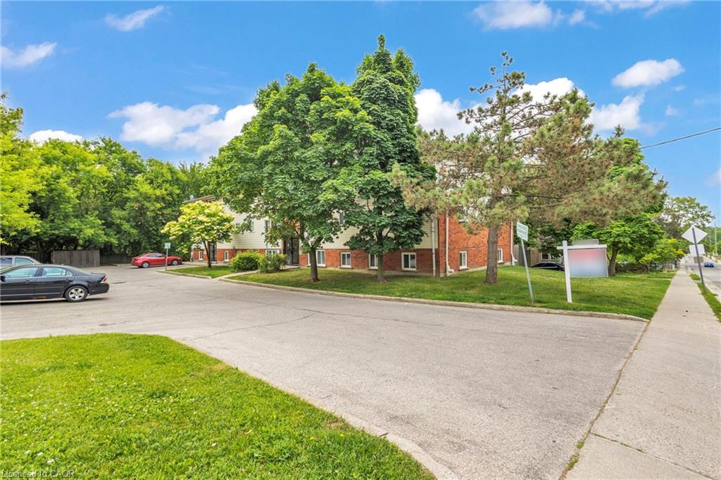 7-119 Cedar Street S Property Photo 24