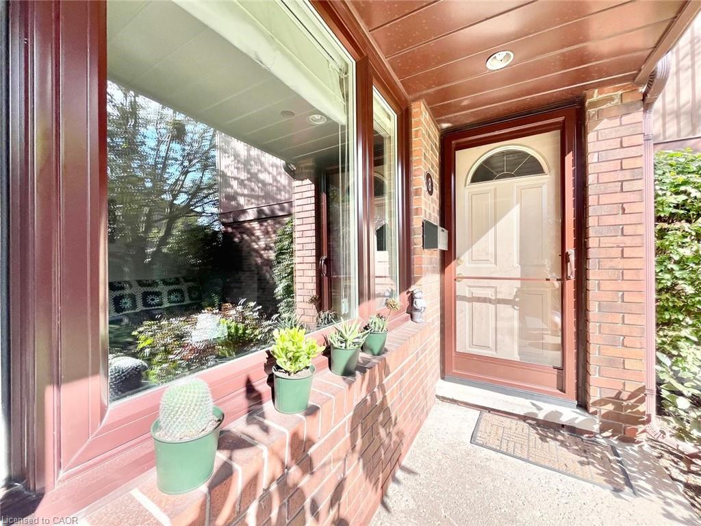 8-279 Sandowne Drive Property Photo 4