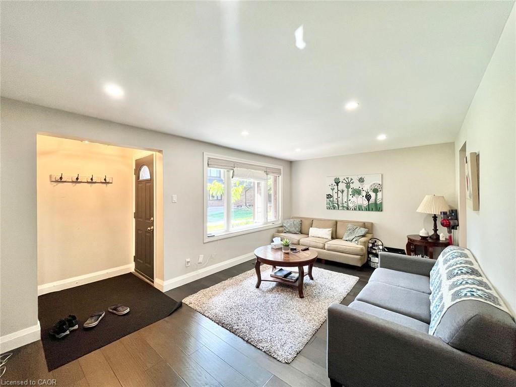 8-279 Sandowne Drive Property Photo 5