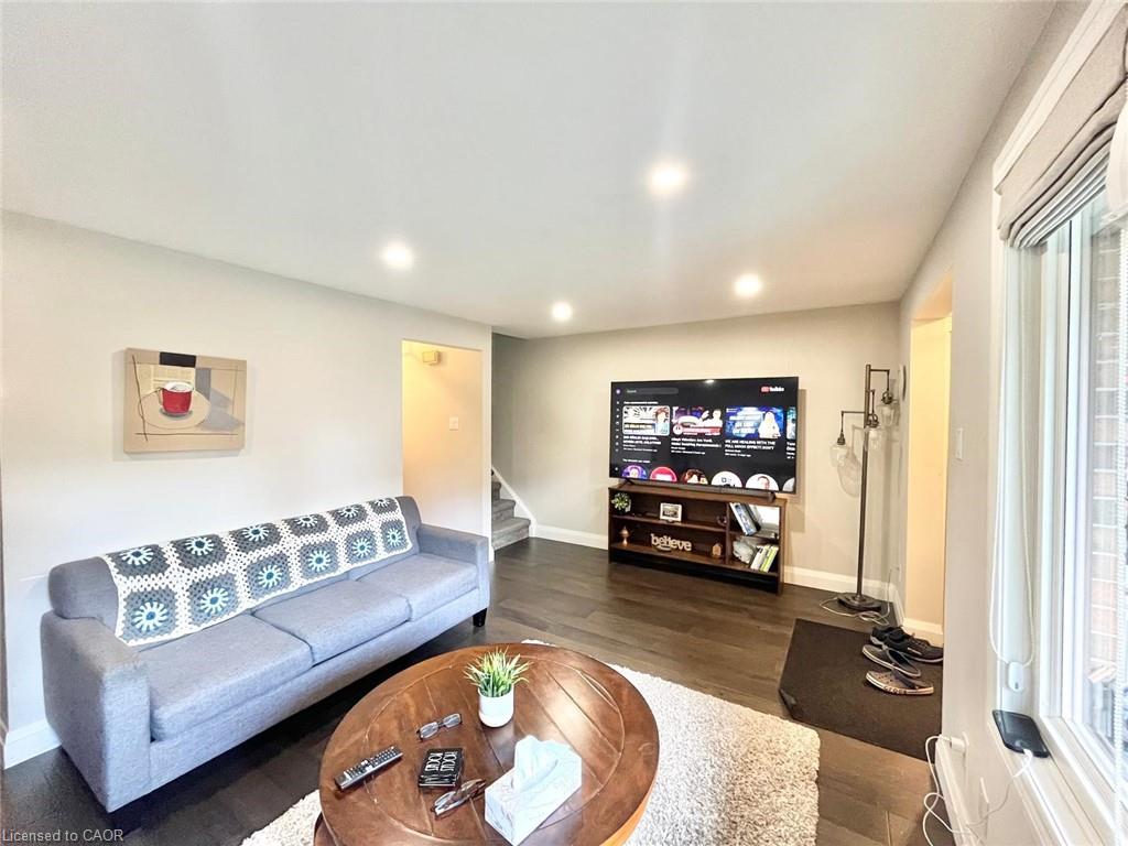 8-279 Sandowne Drive Property Photo 7