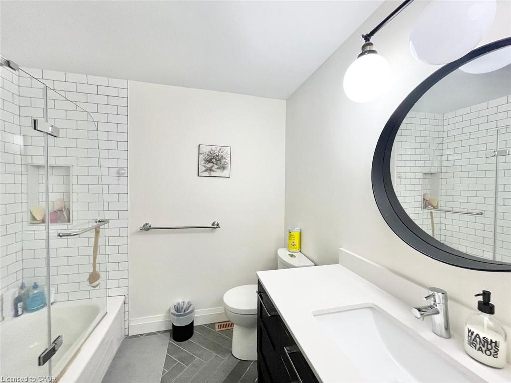 8-279 Sandowne Drive Property Photo 13