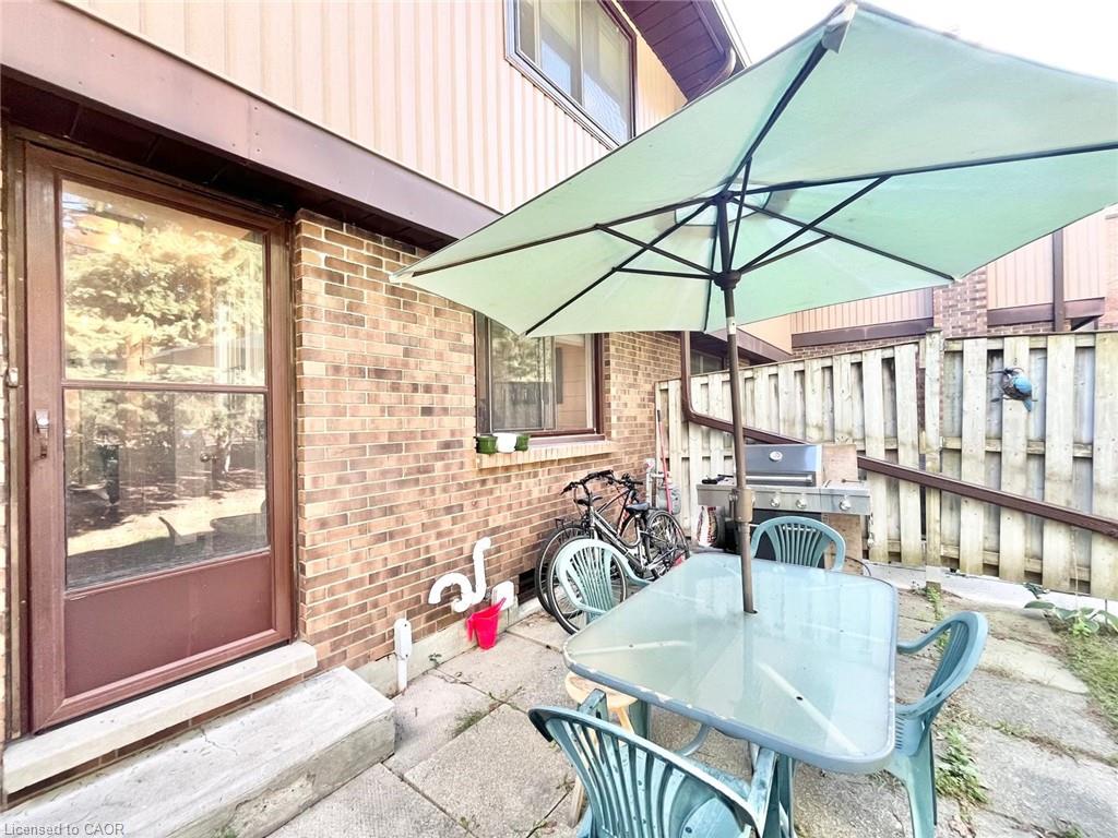 8-279 Sandowne Drive Property Photo 26