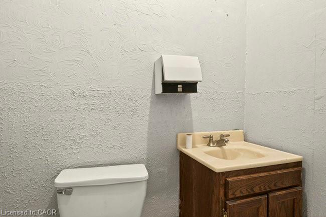 196 1/2 Kenilworth Avenue N Property Photo 9