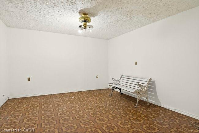 196 1/2 Kenilworth Avenue N Property Photo 16