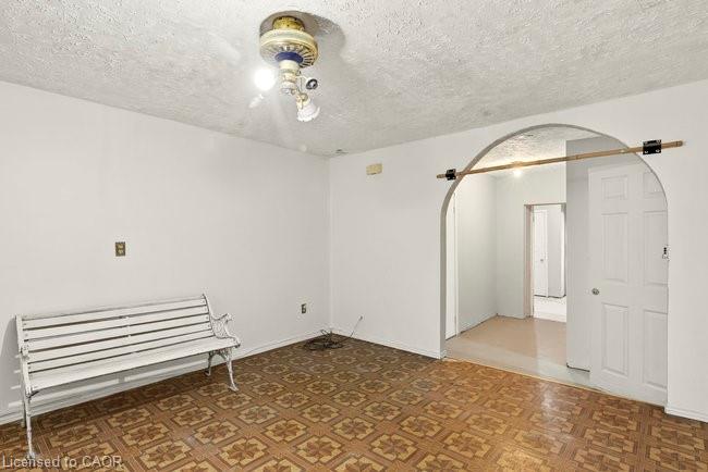 196 1/2 Kenilworth Avenue N Property Photo 17