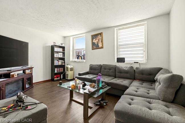 196 1/2 Kenilworth Avenue N Property Photo 27