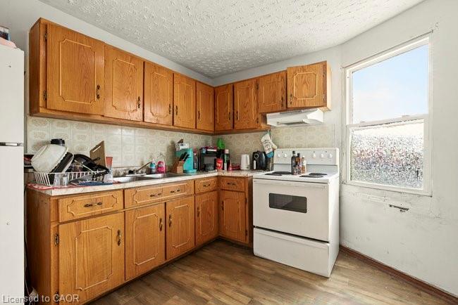 196 1/2 Kenilworth Avenue N Property Photo 31