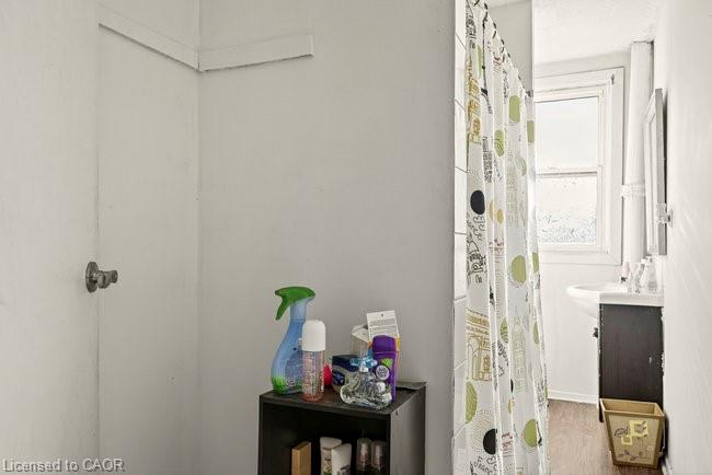 196 1/2 Kenilworth Avenue N Property Photo 32