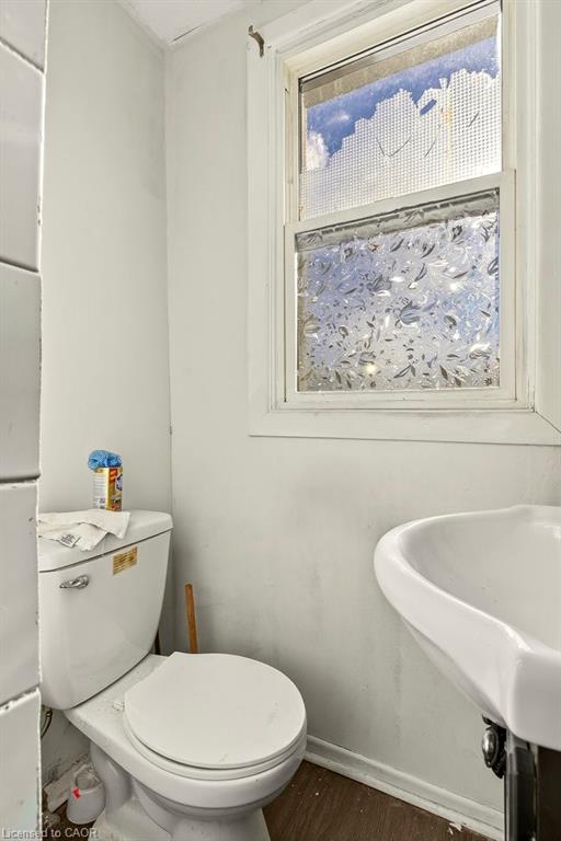 196 1/2 Kenilworth Avenue N Property Photo 33