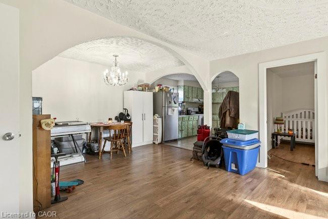 196 1/2 Kenilworth Avenue N Property Photo 36