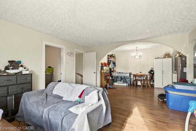 196 1/2 Kenilworth Avenue N Property Photo 37