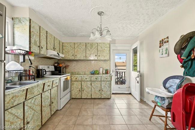 196 1/2 Kenilworth Avenue N Property Photo 39