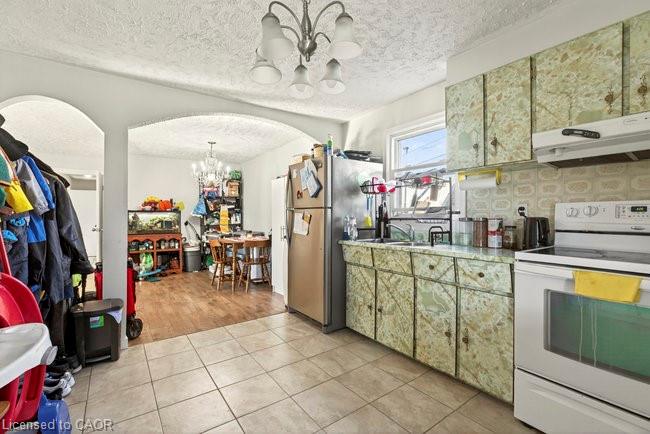 196 1/2 Kenilworth Avenue N Property Photo 40