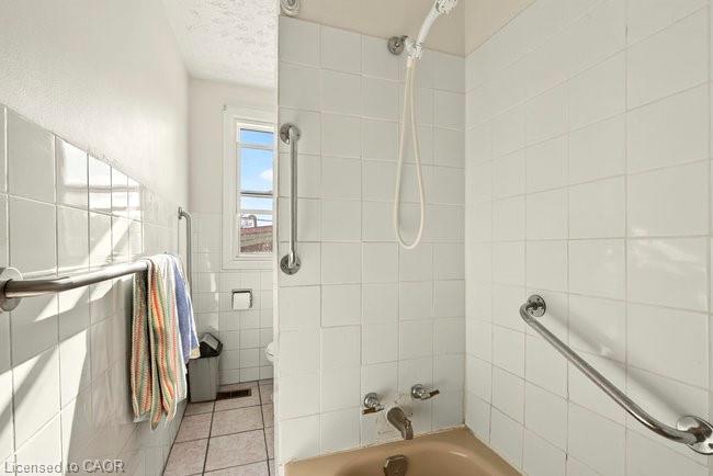 196 1/2 Kenilworth Avenue N Property Photo 44