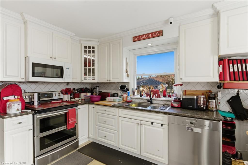 14 Heywood Avenue Property Photo 11