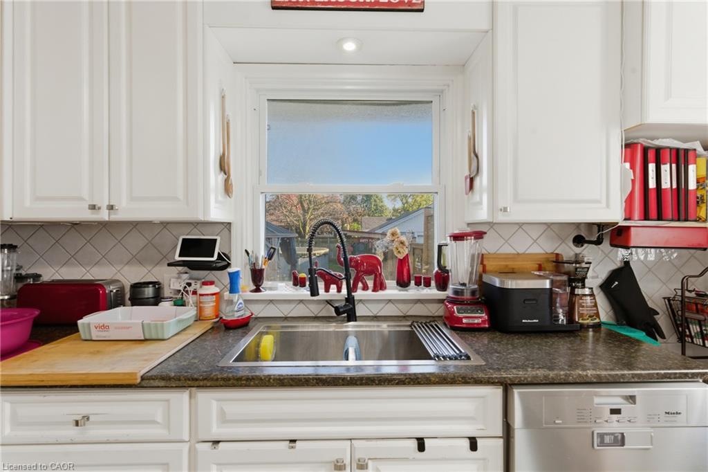 14 Heywood Avenue Property Photo 13