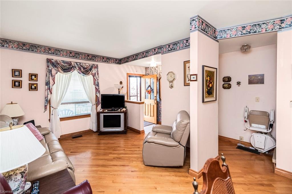 538 Hughson Street N Property Photo 9