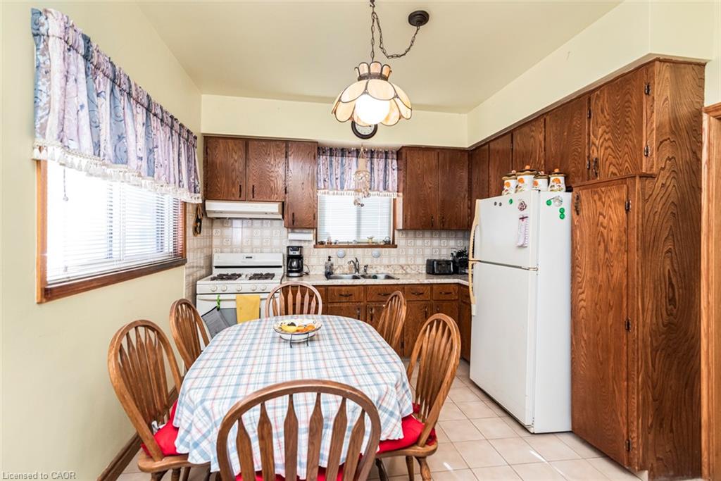 538 Hughson Street N Property Photo 18