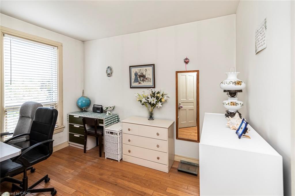 538 Hughson Street N Property Photo 27