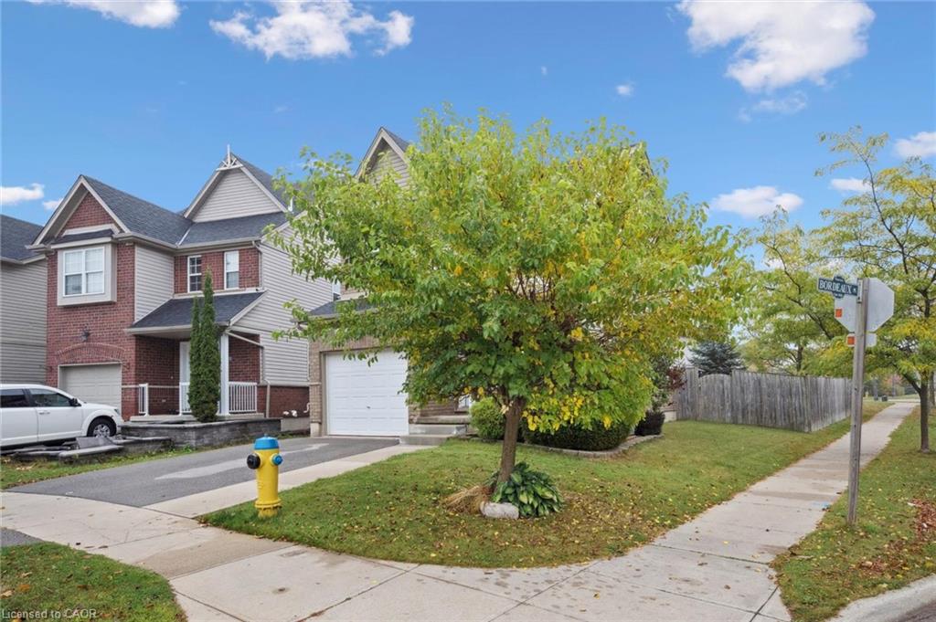 394 Sauve Crescent Property Photo 3