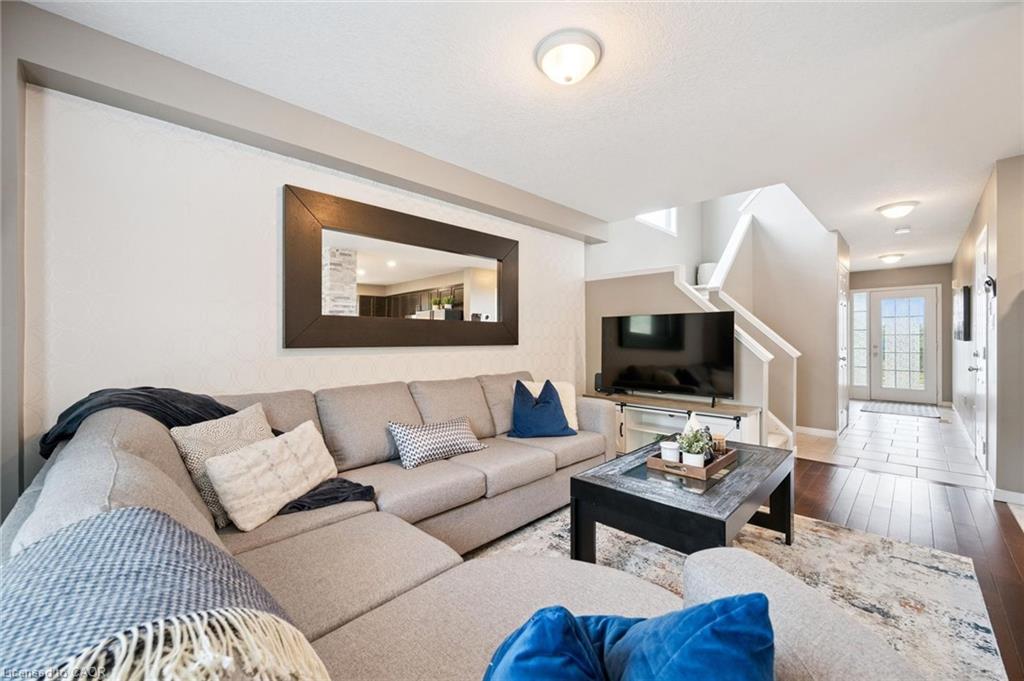 394 Sauve Crescent Property Photo 10