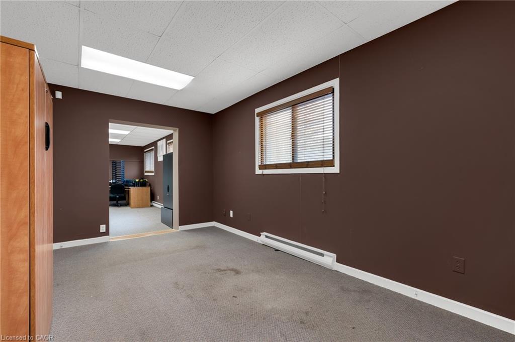 4-361 Jackson Street W Property Photo 6