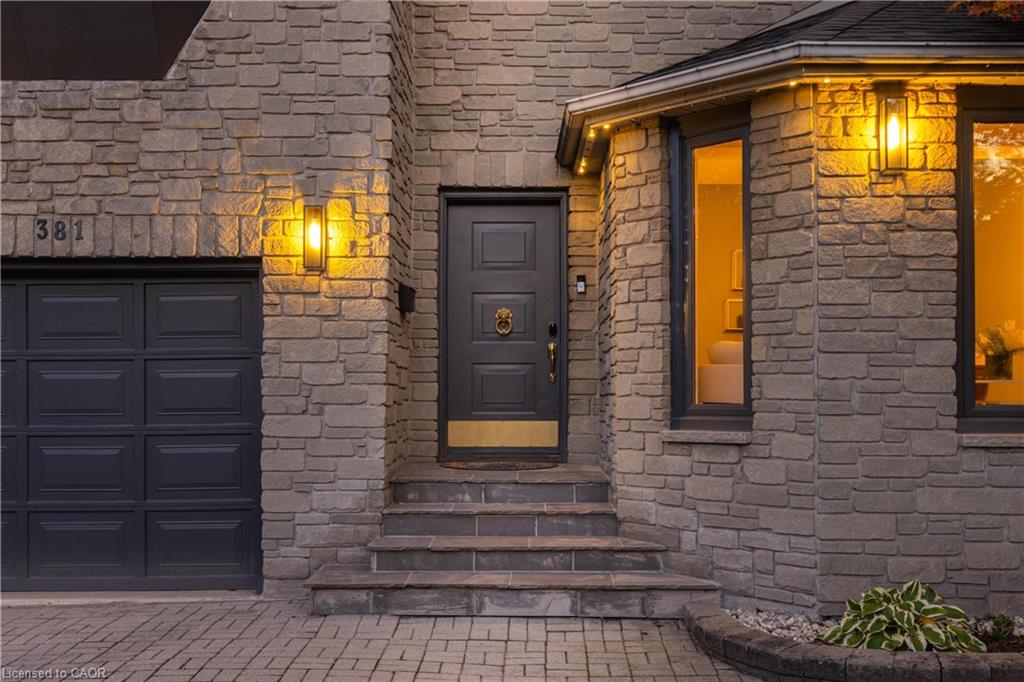 381 Queen Street S Property Photo 3