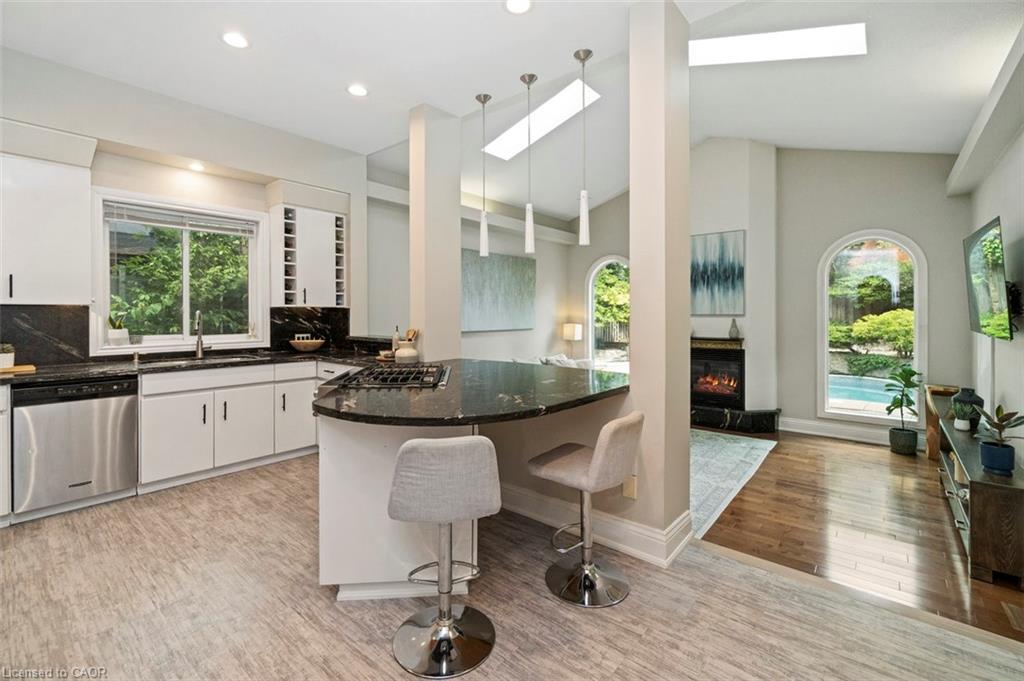 381 Queen Street S Property Photo 9