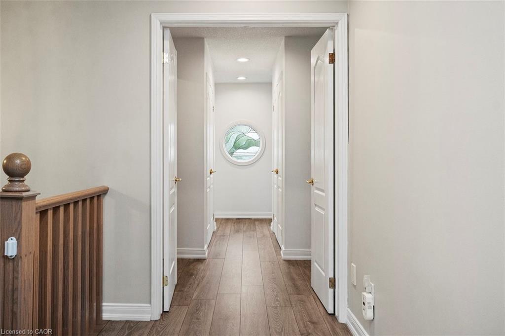 381 Queen Street S Property Photo 19