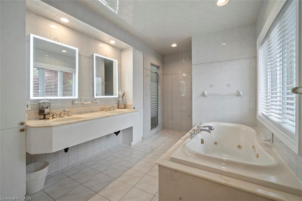 381 Queen Street S Property Photo 23