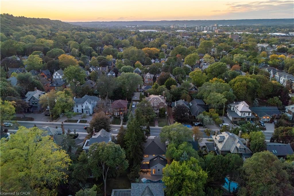 381 Queen Street S Property Photo 46