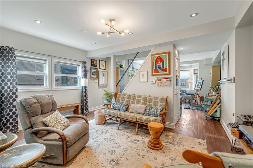 108 Emerald Street N Property Photo 1