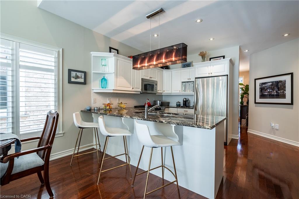 56 Videl Crescent N Property Photo 6