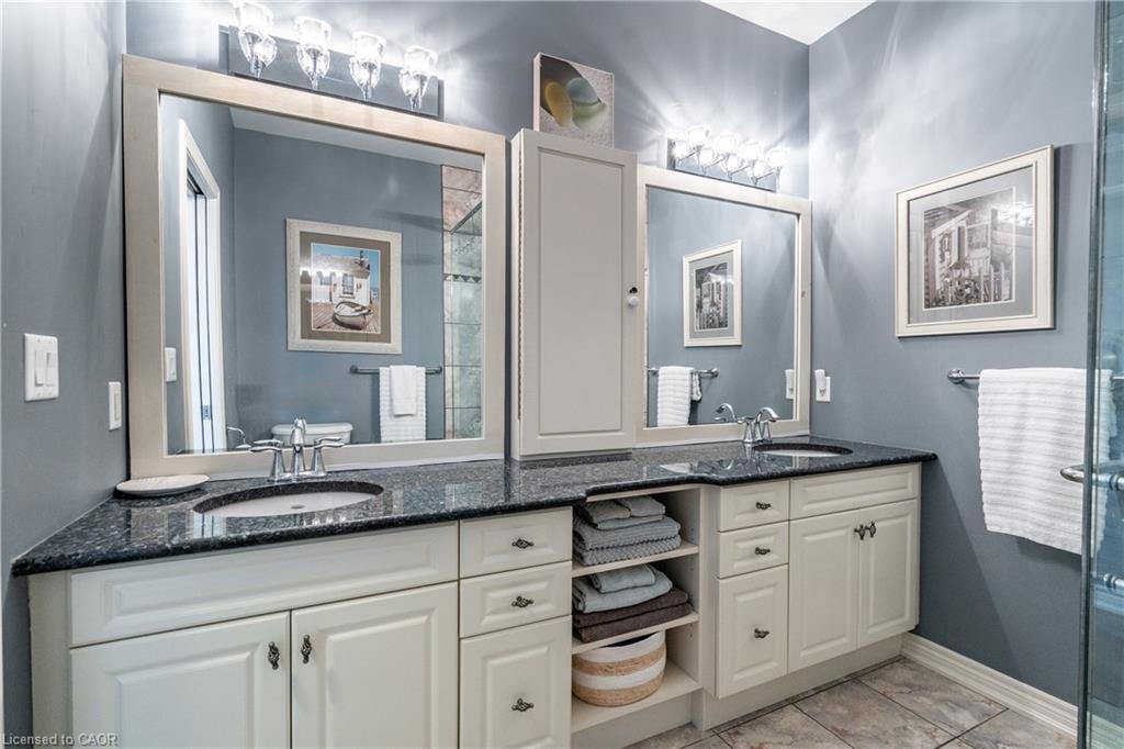 56 Videl Crescent N Property Photo 13