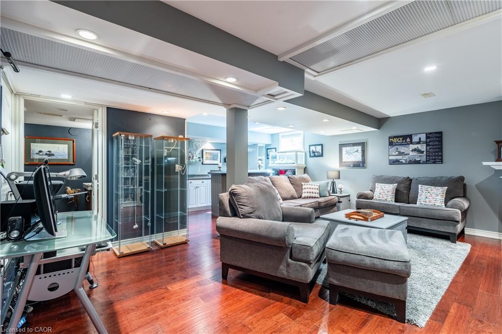 56 Videl Crescent N Property Photo 17