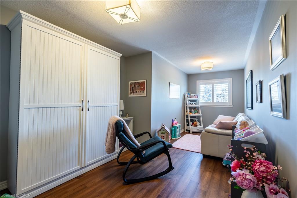 56 Videl Crescent N Property Photo 24