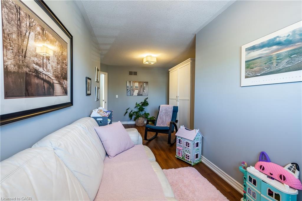 56 Videl Crescent N Property Photo 25