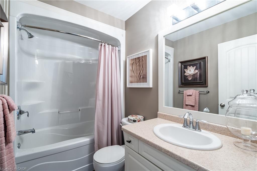 56 Videl Crescent N Property Photo 26