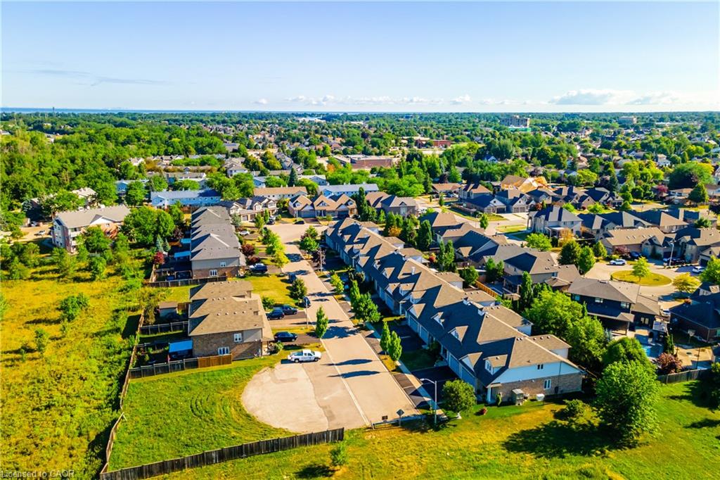 56 Videl Crescent N Property Photo 34