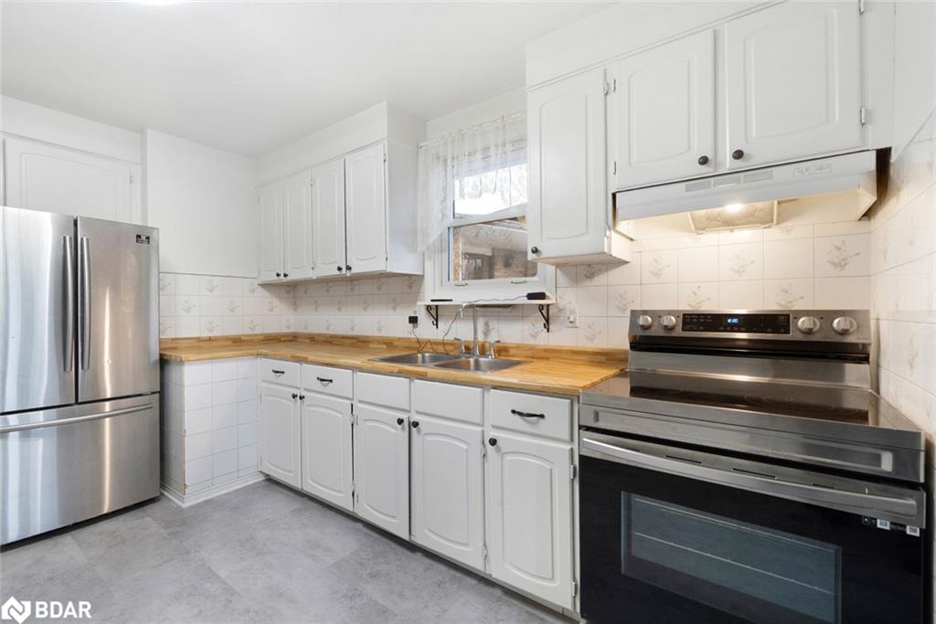 14 Maple Court Property Photo 7