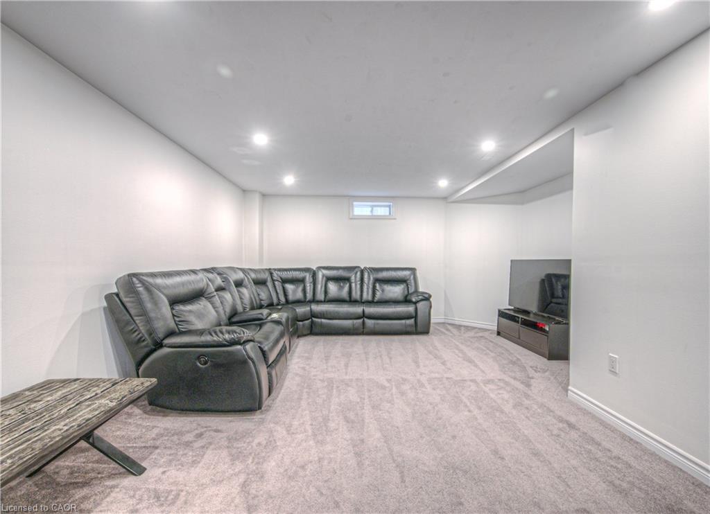 47 Dellgrove Circle Property Photo 32