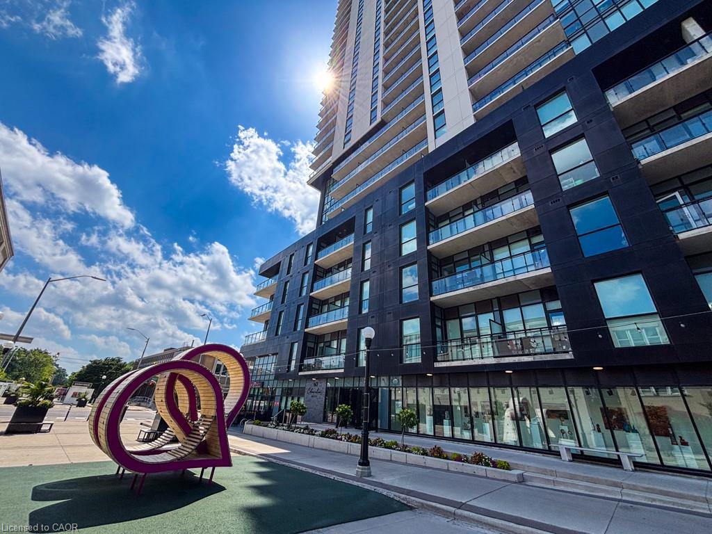 409-60 Charles Street W Property Photo 1