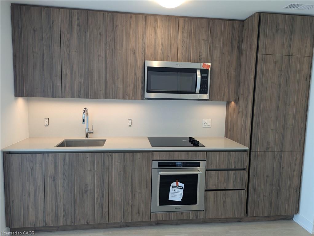 810-15 Richardson Street Property Photo 23