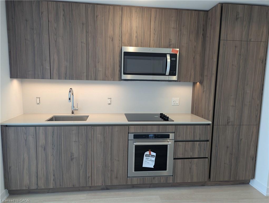 810-15 Richardson Street Property Photo 24