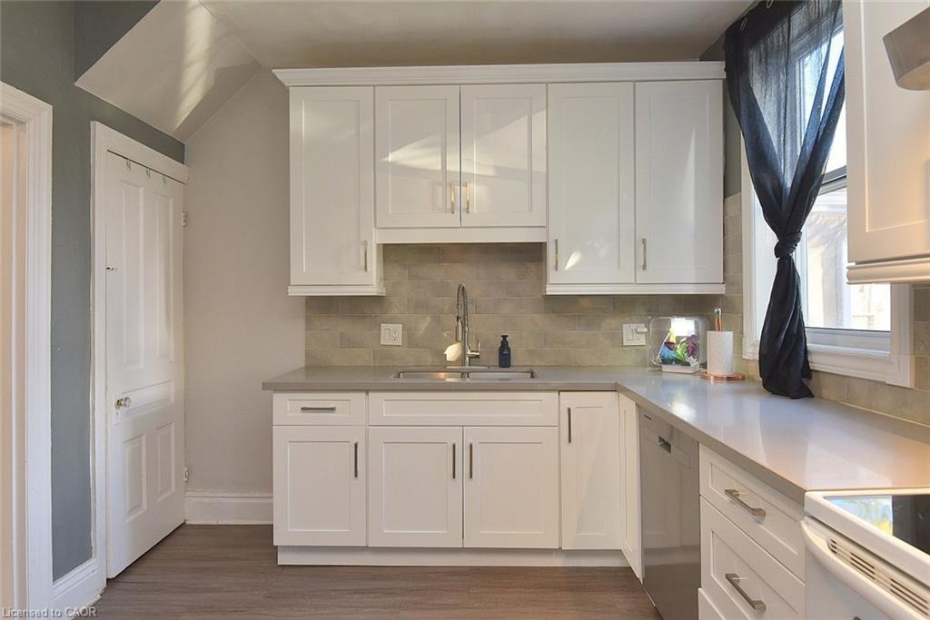 56 Kinrade Avenue Property Photo 11