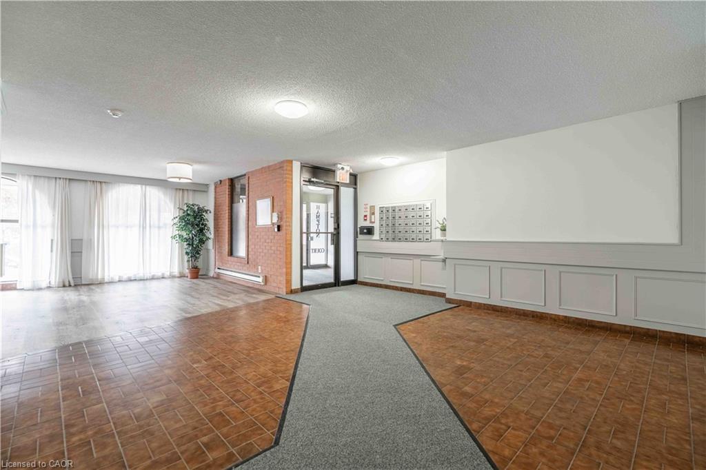 502-23 Main Street Property Photo 5
