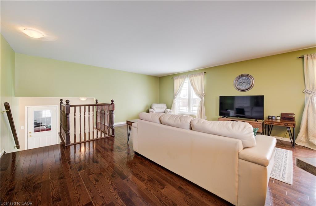 460 King Street E Property Photo 16