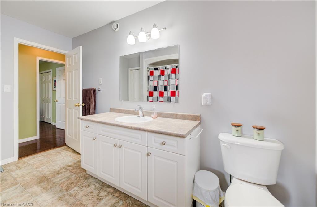 460 King Street E Property Photo 23