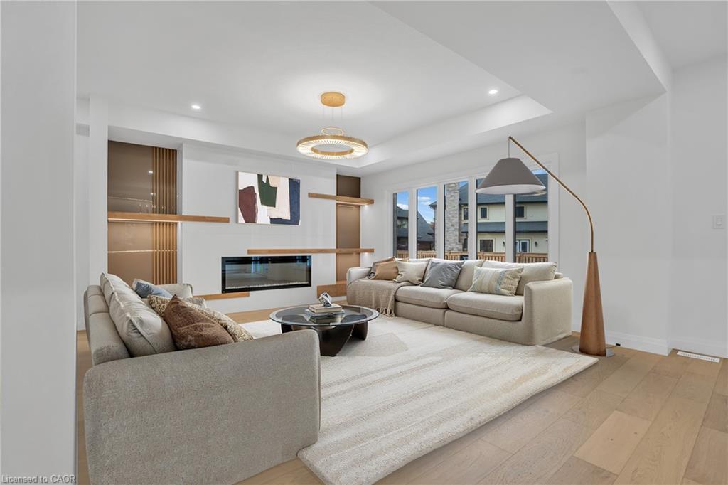 386 Southcote Road Property Photo 4