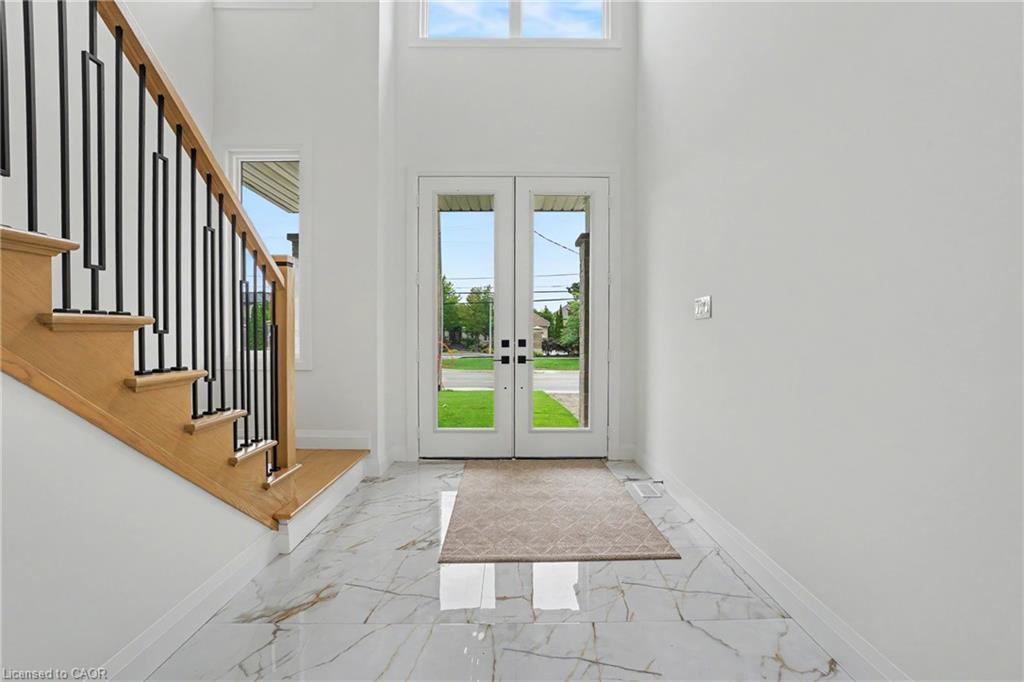 386 Southcote Road Property Photo 4